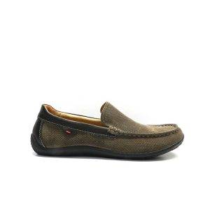 Zapatos tipo mocasin de pala picada en color marron