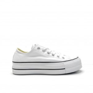 Sneakers, deportiva de lona en color blanco y con plataforma, marca converse.