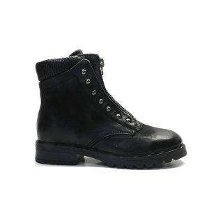 botin de piel negra y cremallera central co tachuelas,marca mjus