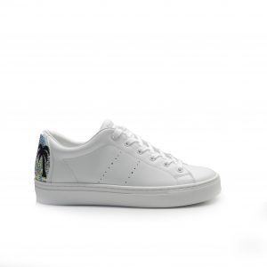 sneakers de piel de color blanco, con talonera brillante,marca skechers
