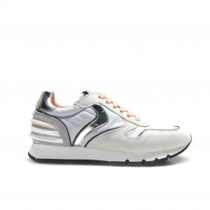 sneakers de cordones combinando colores y diferentes texturas, marca Voile Blanche.
