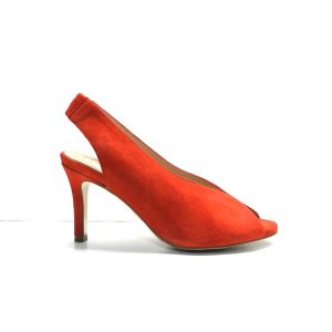 sandalias de vestir en ante de color rojo y tacón fino de la marca pedro miralles.