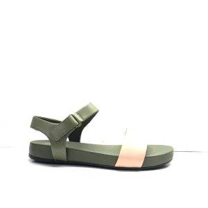 sandalias planas en kaki y rosa, marca clarks