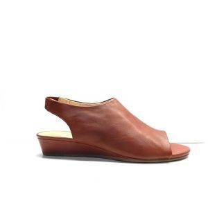 sandalias de piel abotinadas color cereza, marca clarks