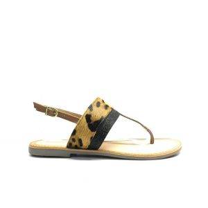 sandalias planas de dedo con empeine de estampado animal, marca gioseppo