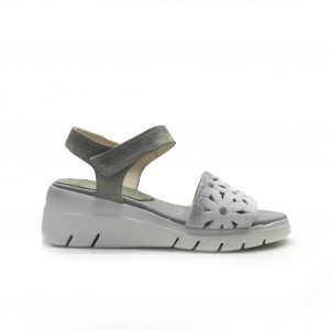 sandalias de cuña en color gris con adorno flores,marca hispanitas