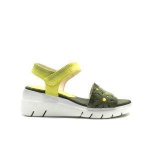 sandalias de cuña en tonos verdes con adorno flores,marca hispanitas