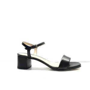 sandalias de piel en color negro con tacon forrado ,marca unisa