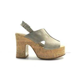sandalias abotinadas de color hielo con tacon y plataforma de corcho,marca escala