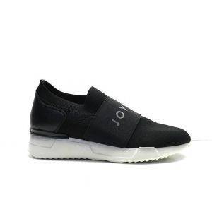 Sneakers abotinada de licra con goma ancha en el empeine de la marca hispanitas.