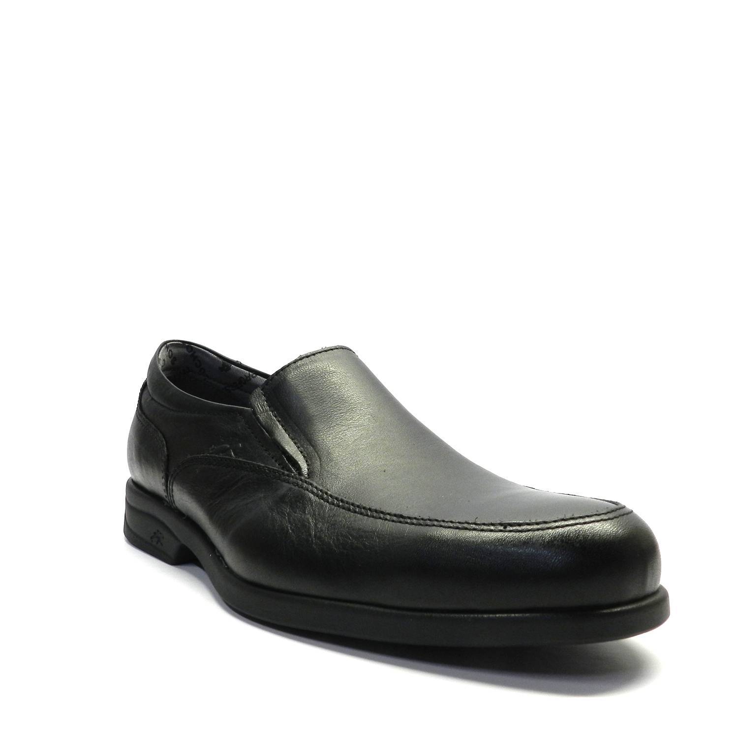 Mocasín para hombre de la marca Fluchos, modelo 8902 Maitre en color negro. Abotinado con gomas laterales, muy duraderos y cómodos. Zapato ideal para quien esta muchas horas de pie y busca comodidad.