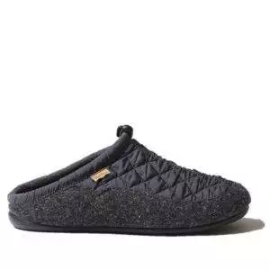 Zapatillas de casa de la marca Toni Pons, modelo Nadir en color gris. Zapatillas tipo zueco elaboradas en tejido acolchado y lana. Suela plana de goma de 0,5 cm de altura. Plantilla extraíble con cuña de 2cm en el talón. Cierre elástico para favorecer un mejor ajuste.