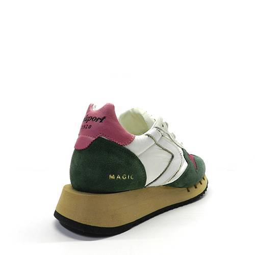 Zapatillas de la marca Valsport, modelo Run en color verde. Zapatillas deportivas elaborada en lona de nailon, ante y lona de malla. En combinación de colores verde, blanco y rosa. Forro interior y cordones en algodón. Original microsuela.