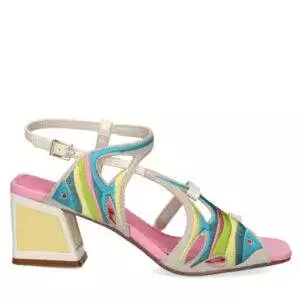 Sandalias de la marca Exe, modelo Luisa 335 en color ice con detalles multicolor.  Sandalia de material sintético con tacón bajo cuadrado y cierre con hebilla. Sus tiras llevan dos bordados en forma de peces con rayas multicolor. Altura del tacón de 3 cm y plantilla de piel.