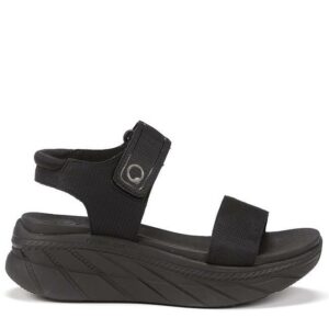 Sandalia de la marca Fluchos, modelo AT105 en color negro. Sandalia estilo deportiva elaborada en textil con ajuste de velcro. Suela muy ligera de goma EVA con cuña de 5 cm de altura.