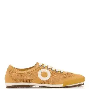 Zapatillas de la marca Aro modelo Joaneta 3133 en color Melon. Zapatillas elaboradas en malla combinada con ante color azul marino. Suela de goma natural 100% y cierre con cordones de algodón.