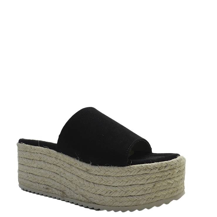 Sandalia de la marca Escala modelo Chenai en color negro. Sandalia de plataforma de esparto con pala ancha de piel de ante. ¡Muy cómoda!