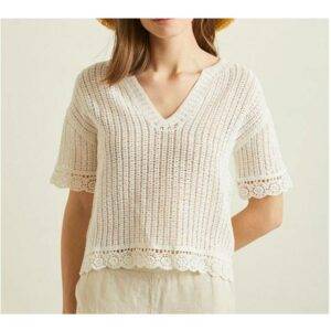 Jersey de la marca Yerse modelo 38701 en color blanco. Jersey crochet de manga corta y escote pico. Tejido de punto de algodón. 100% algodón.