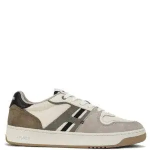 Zapatillas de la marca Hoff modelo Metro Sumaré. Zapatillas deportivas con cordones elaborada en combinación de piel y tejido. Logotipo en lengüeta. Suela de 3,5 cm de altura. Plantilla de memory foam extraíble. Patín en goma reciclada.