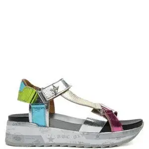 Cetti C-1316 plata. Sandalia de piel con tiras en combinación de materiales en animal print. Cierre de velcro. Suela de goma deportiva.