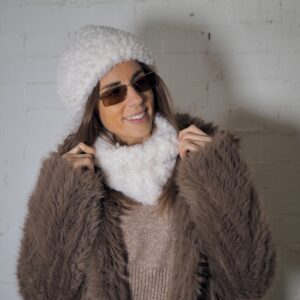 Textura super suave y agradable. Disponible cuello a conjunto.